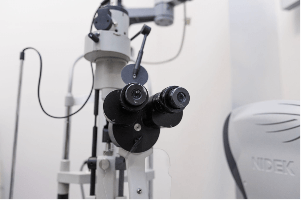 Щелевая лампа: что такое, для чего нужна в офтальмологии