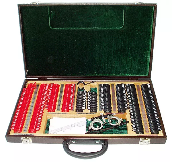 Набор пробных очковых линз НС-277-01 243 предмета